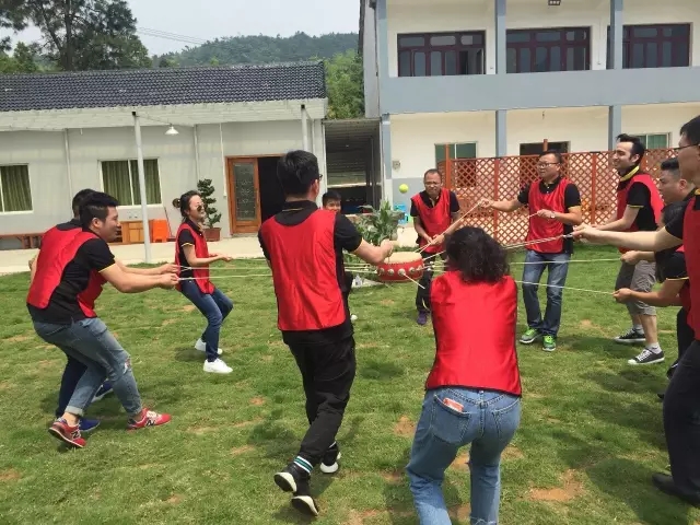 “向妄想启程” 人生就是博官网销售团建活动美满开放